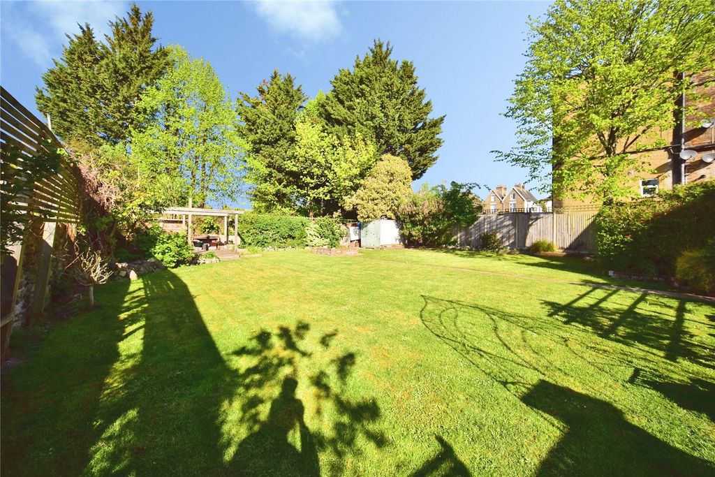 Property photo 3 of 30 Garden