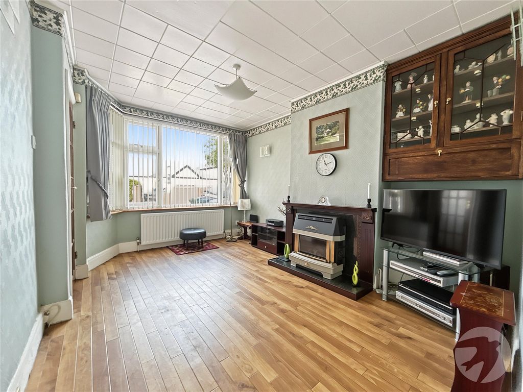 Property photo 2 of 20 Picture No. 42