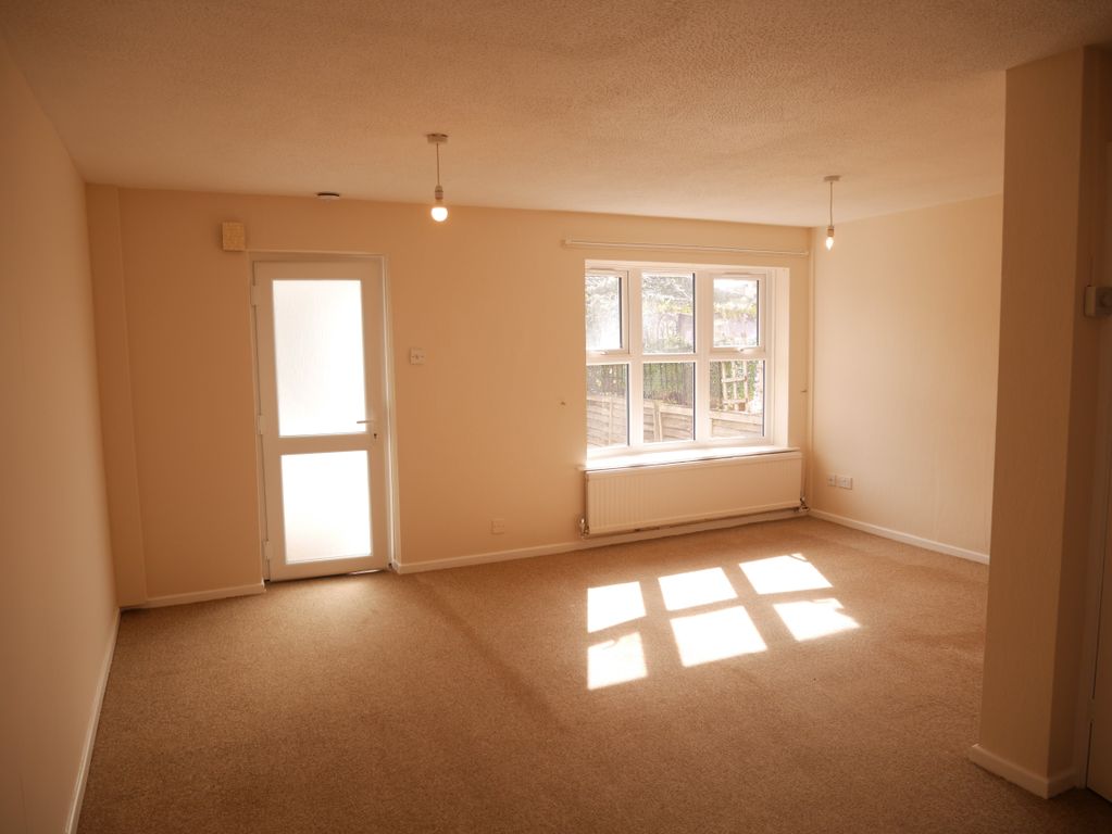 Property photo 2 of 9 Lounge