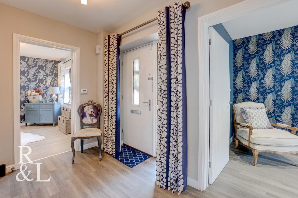 Property photo 3 of 33 Royston&Lund (20).Jpg