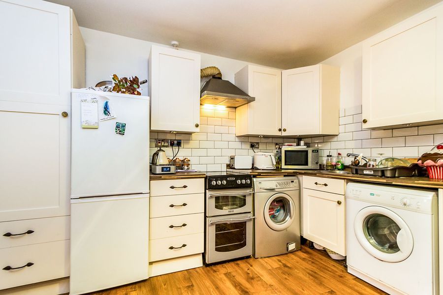 Property photo 2 of 6 9B679E71-Fafb-4F0F-A