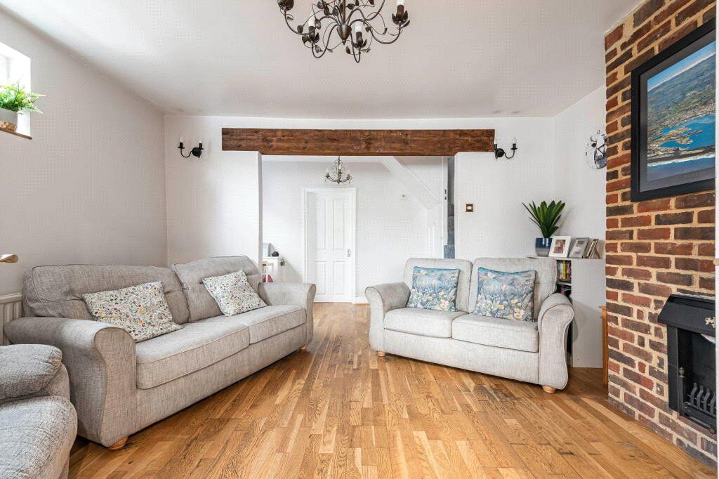 Property photo 3 of 11 Living Room