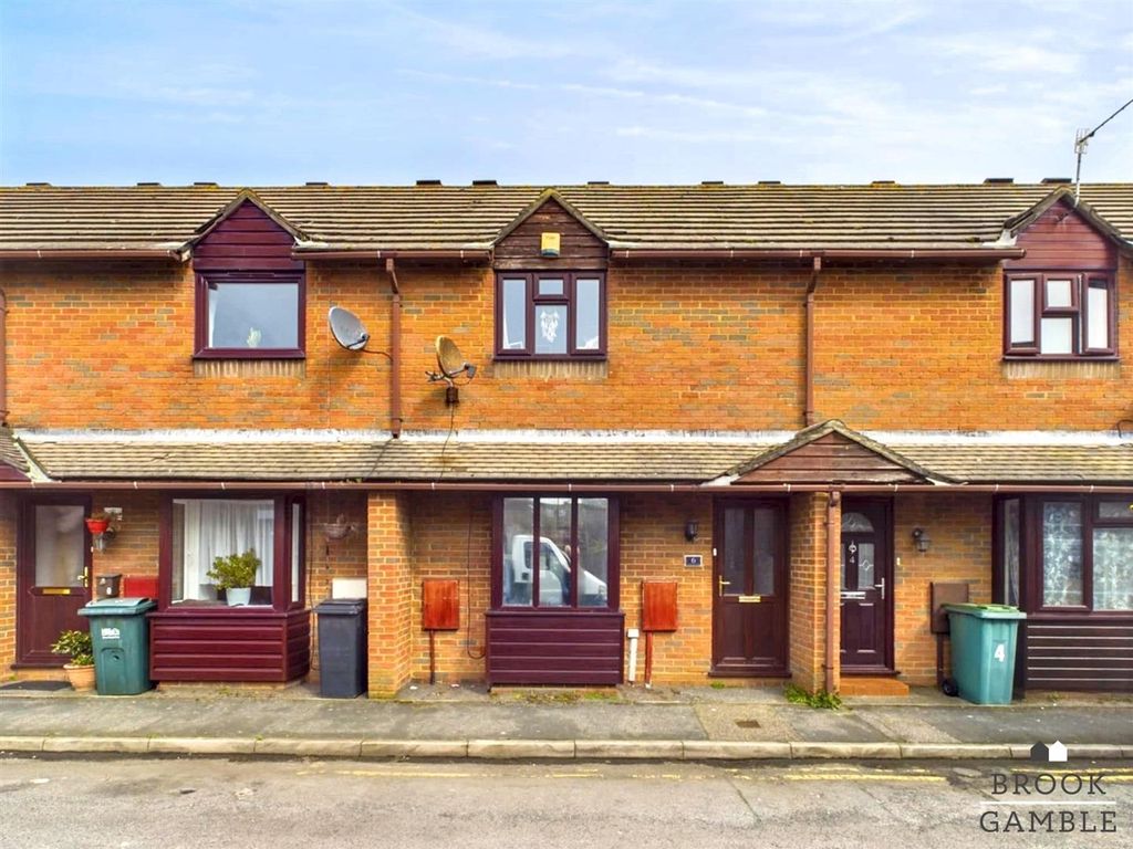 Property photo 1 of 15 01323 438506
