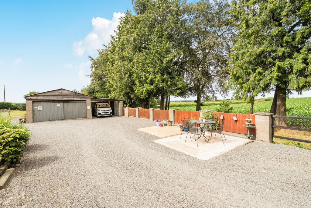 Property photo 3 of 23 1480346-1-6A442E4142265