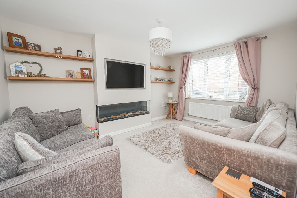 Property photo 3 of 29 4666613