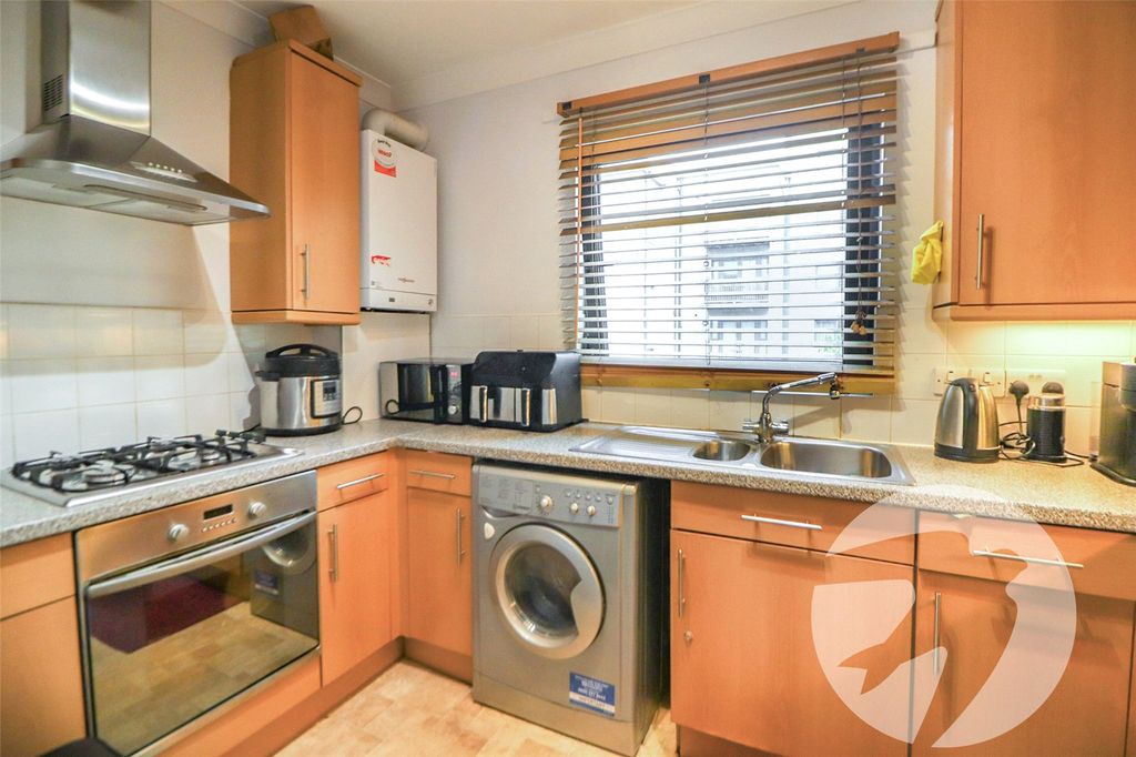 Property photo 3 of 21 Picture No. 17