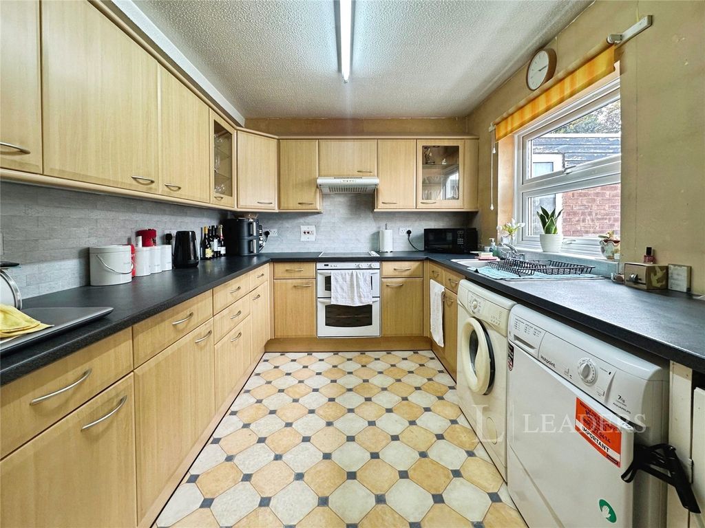 Property photo 3 of 11 Picture No. 51