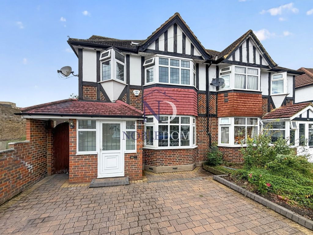 Property photo 1 of 22 Five Bedroom Semi-Detached House In Hounslow