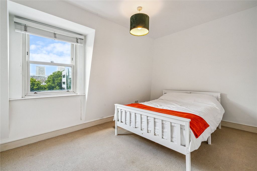 Property photo 3 of 7 Picture No. 06