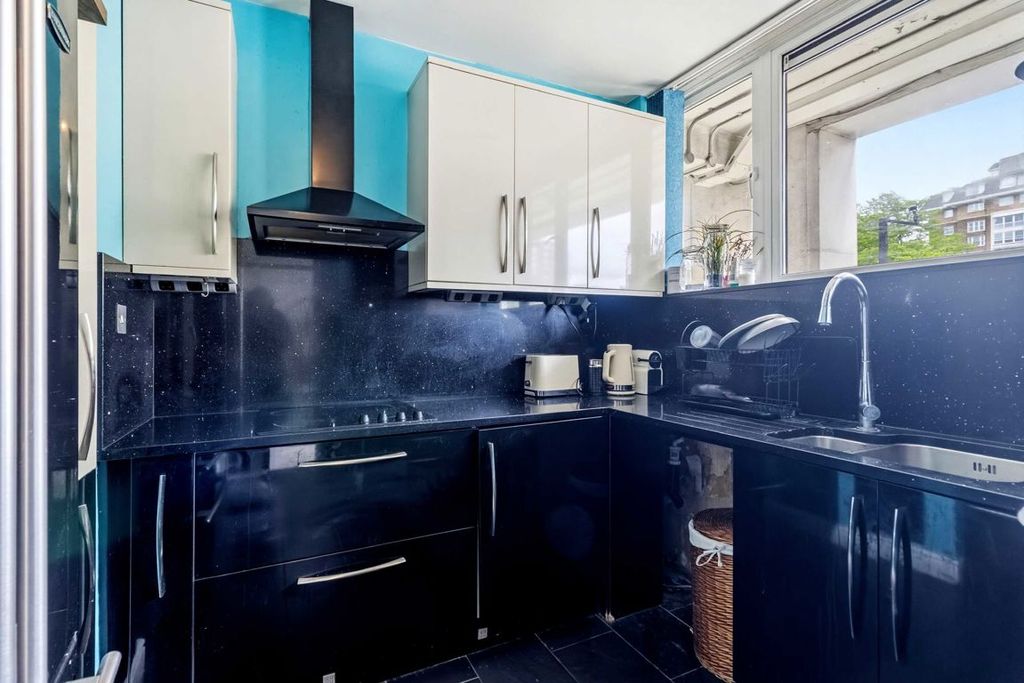 Property photo 3 of 5