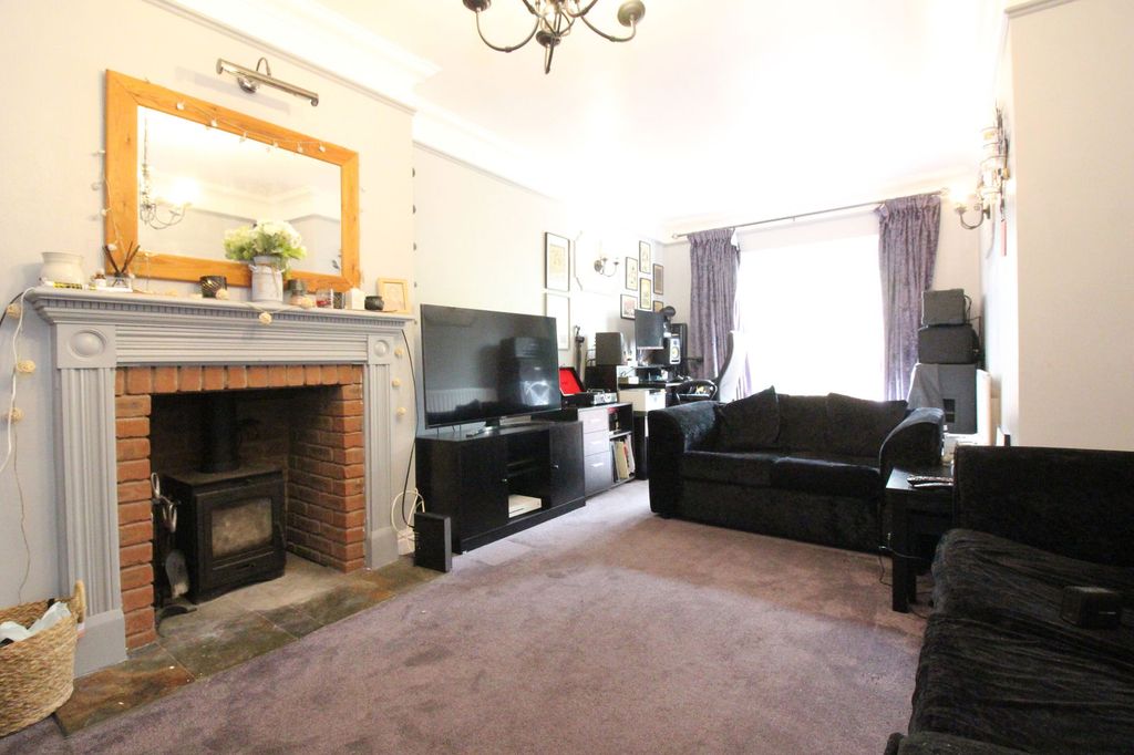 Property photo 3 of 14