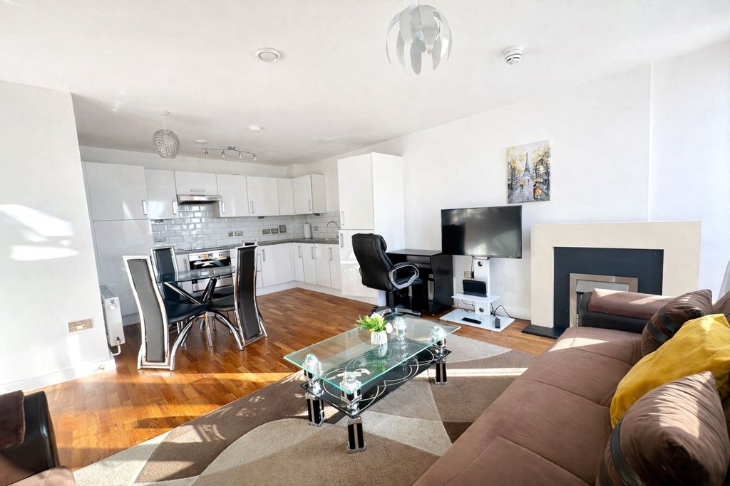 Property photo 2 of 12 Picture 2