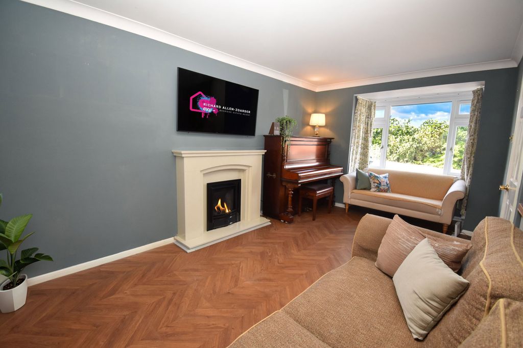 Property photo 3 of 30