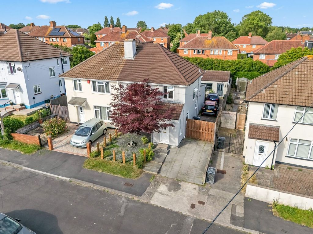 Property photo 2 of 17