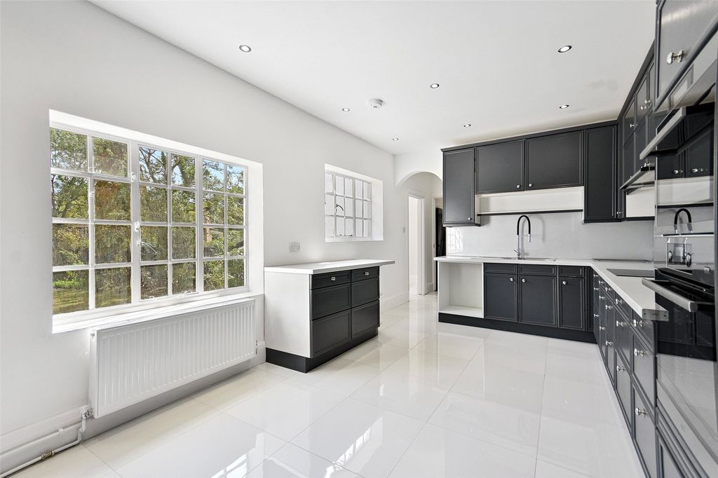 Property photo 3 of 13 Kitchen