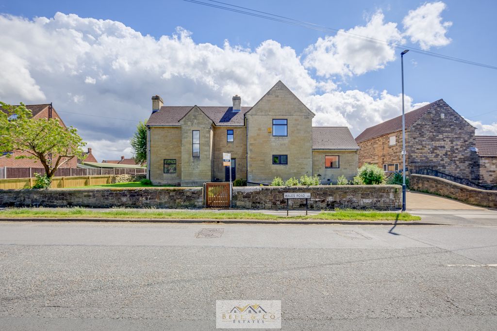 Property photo 1 of 34