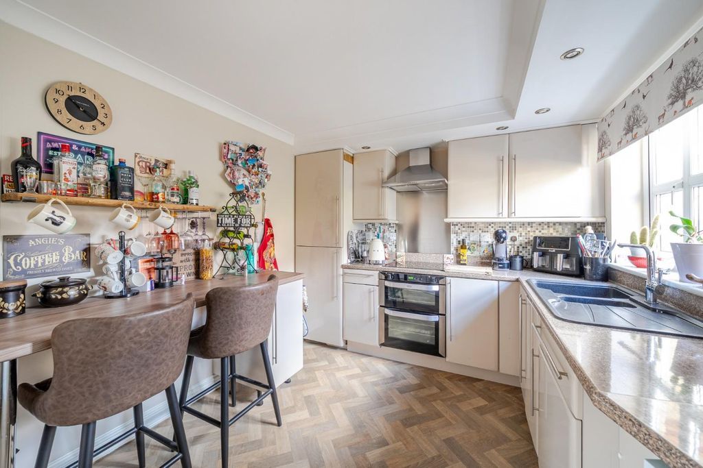 Property photo 2 of 14 1433337-12-69c51B9Cbebc5.Jpg