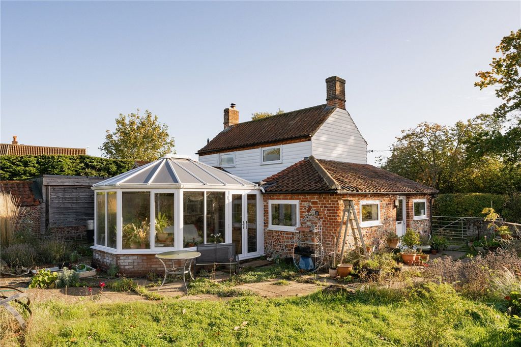 Property photo 3 of 7 Foldgate Cottage