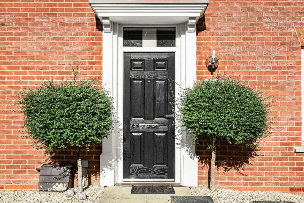 Property photo 2 of 23