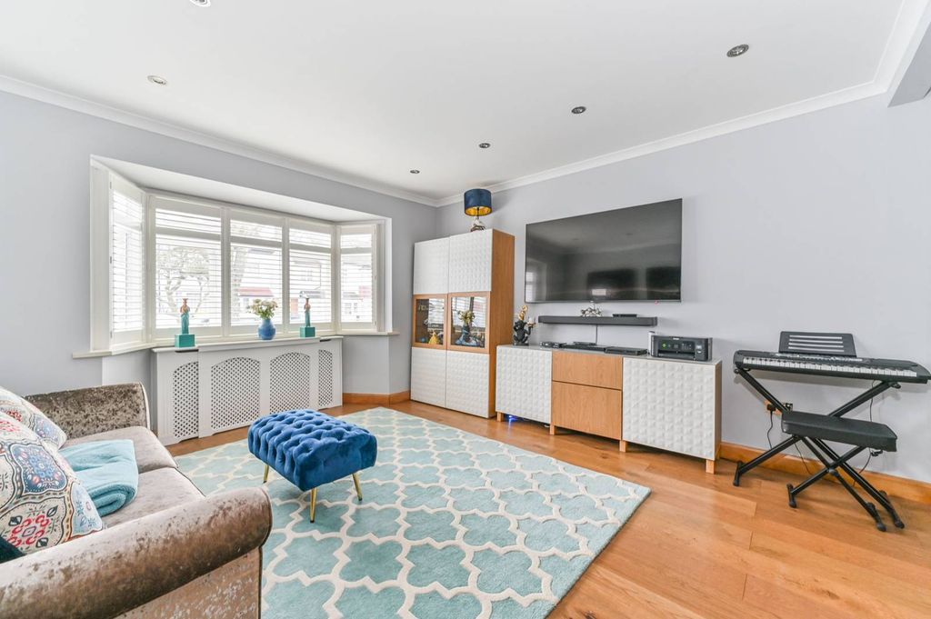 Property photo 1 of 31