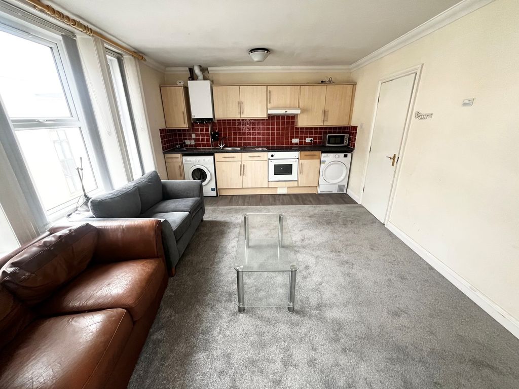 Property photo 2 of 6