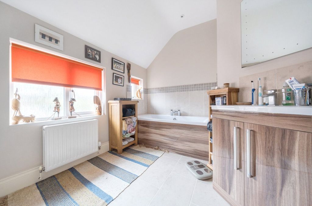 Additional image 15 of 2 bed flat for saleClive Avenue, Church Stretton, Shropshire SY6