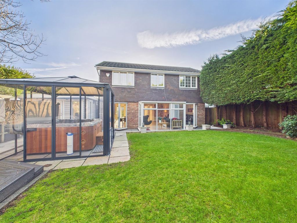 Property photo 2 of 33