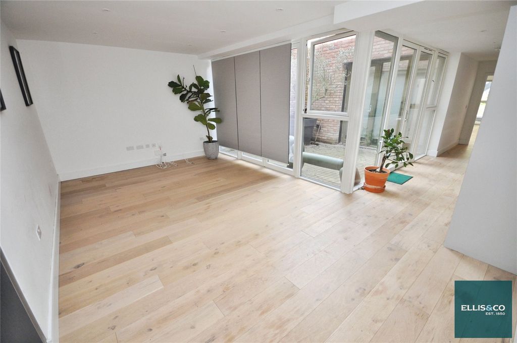 Property photo 1 of 12 Picture No. 28