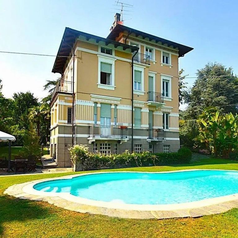 Property photo 1 of 15 Villa In Lesa With Views Of Lake Maggiore, Piedmont