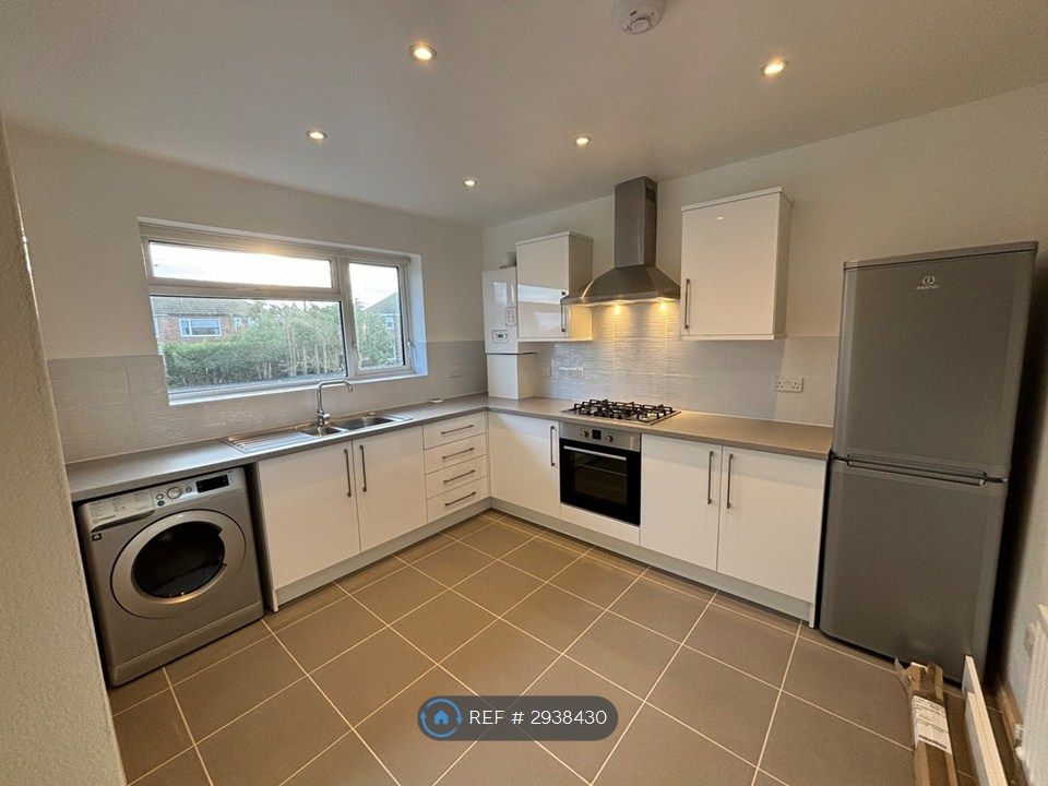 Property photo 2 of 20 Kitchen 2