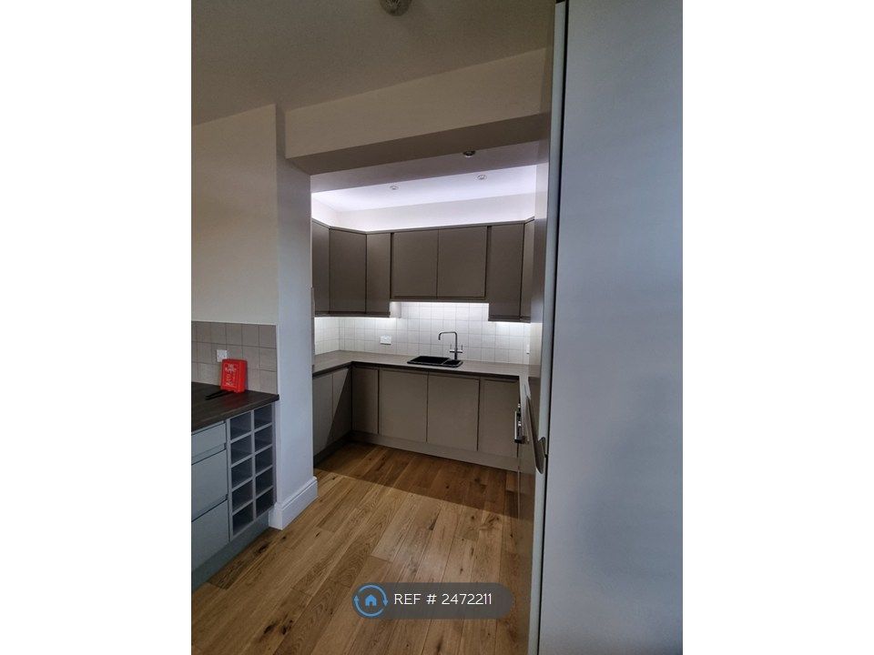 Property photo 3 of 24 Kitchen
