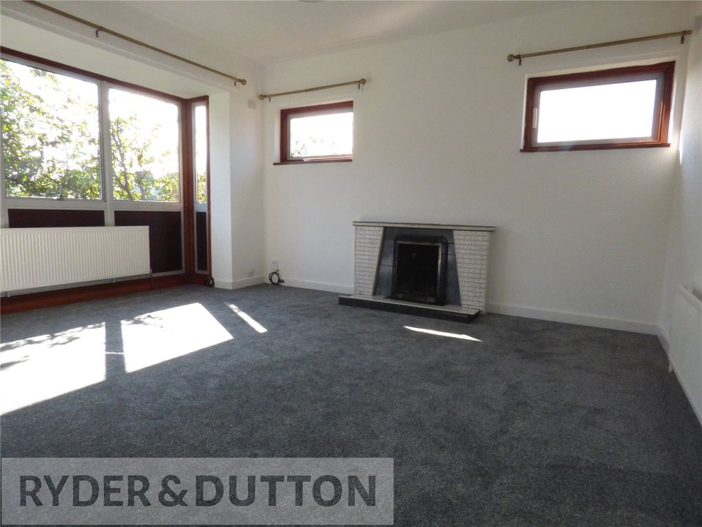 Property photo 2 of 14 Lounge