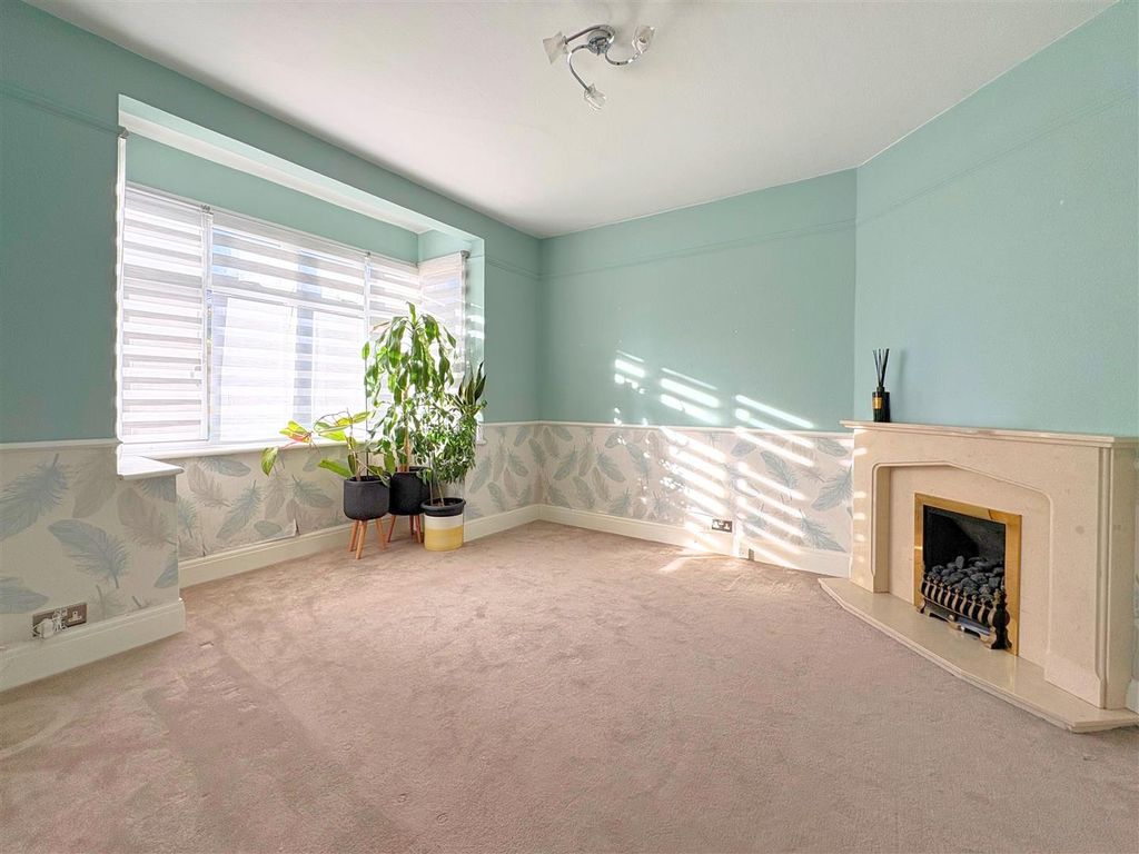 Property photo 2 of 23 Living Room