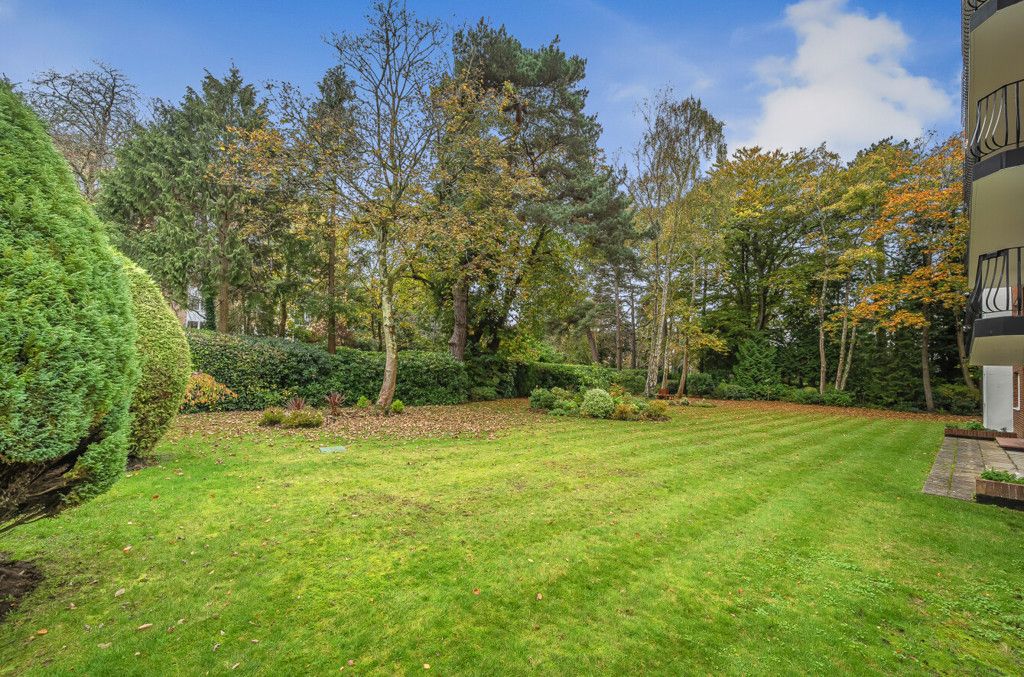 Property photo 2 of 22 Communal Gardens