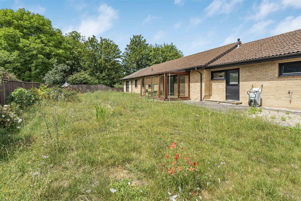 Property photo 2 of 18 11_86235.Jpg