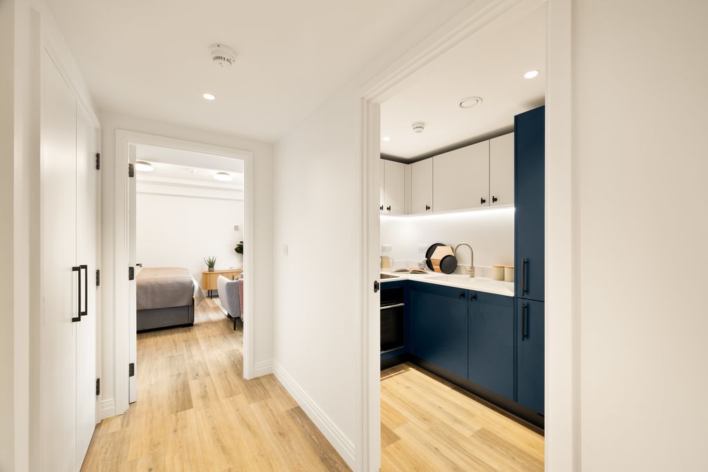 Property photo 2 of 20