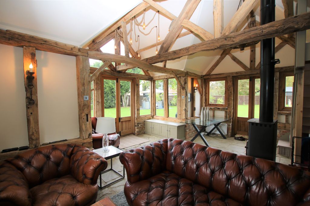 Property photo 2 of 7