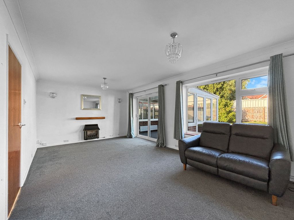 Property photo 3 of 19 Living Room