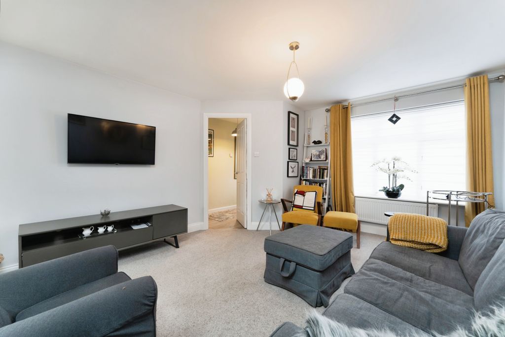 Property photo 3 of 15