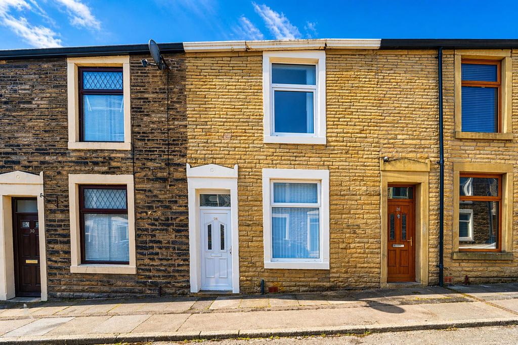 Property photo 3 of 17