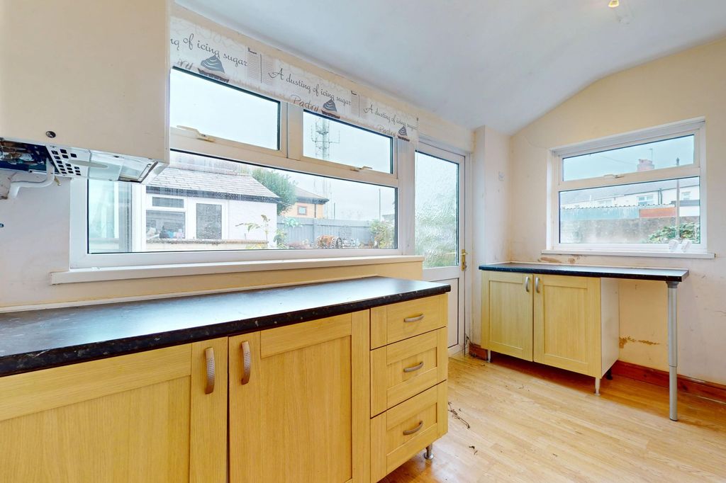 Property photo 3 of 10 75 Norbury Road, Cardiff, Cf5 3At