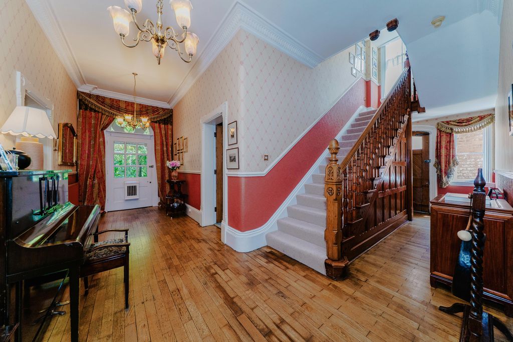 Property photo 2 of 29