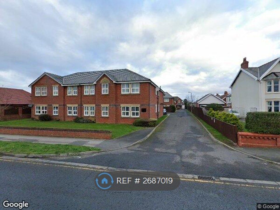 Property photo 1 of 15 Squires Gate View