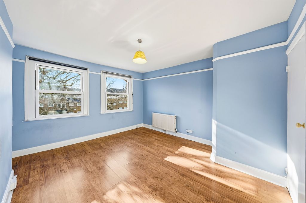 Property photo 3 of 20 Photos-4