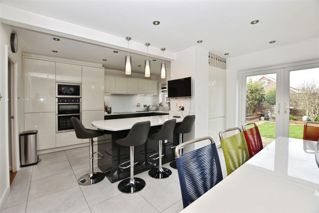 Property photo 1 of 21 Kitchen / Diner
