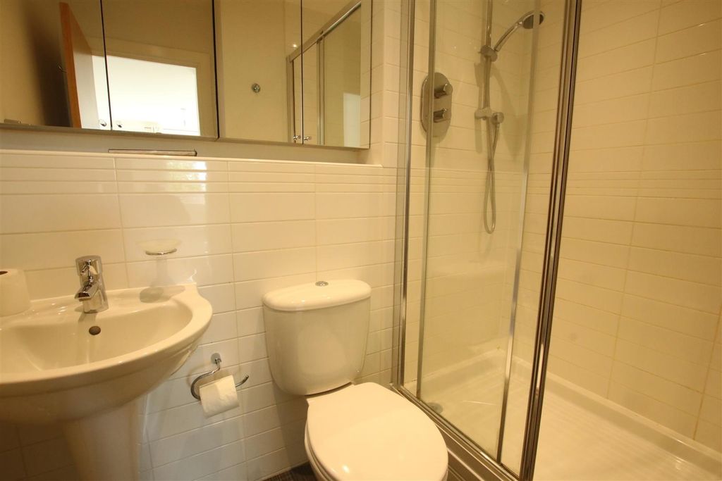 Additional image 12 of 2 bed flat for saleHighbury Drive, Leatherhead KT22