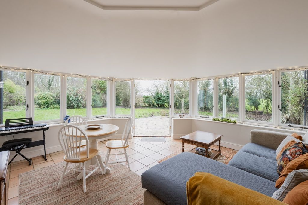 Property photo 3 of 14 Picture No. 12