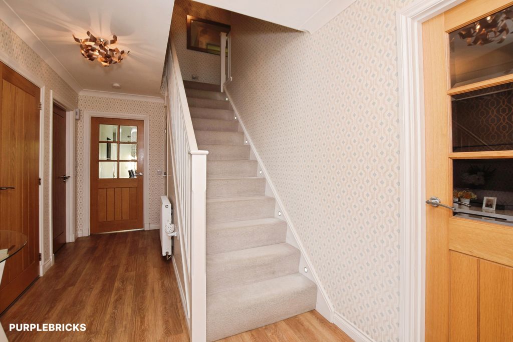 Property photo 3 of 48 Hall