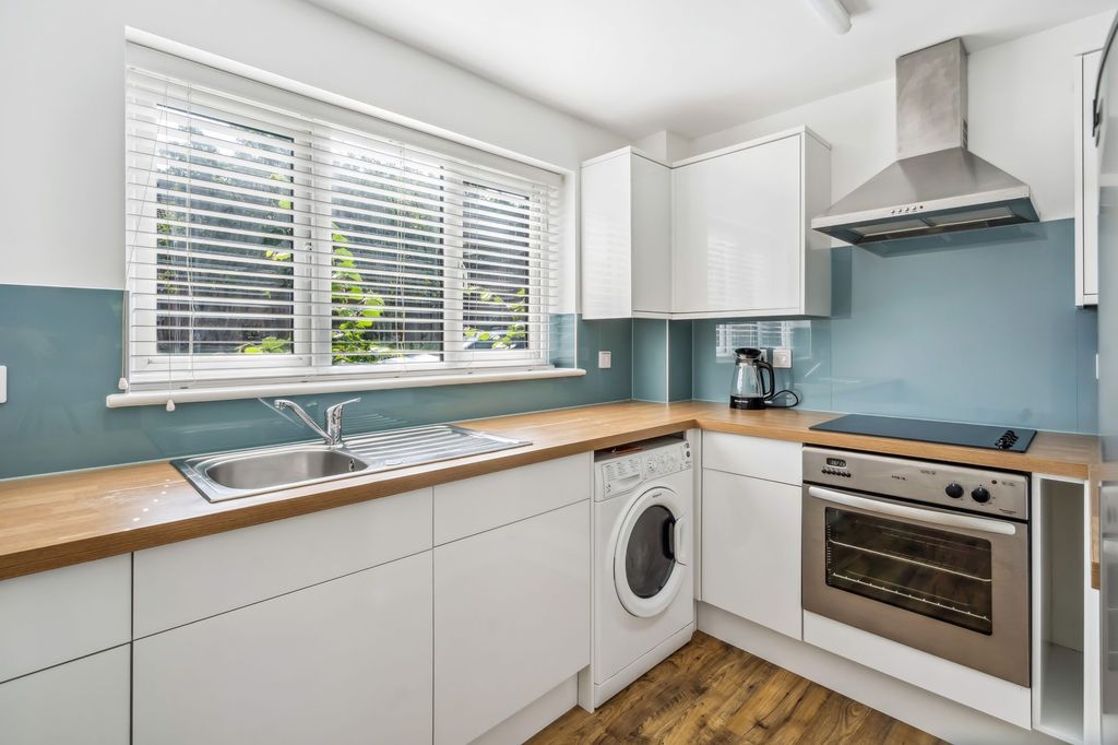 Property photo 3 of 10 Photo 3