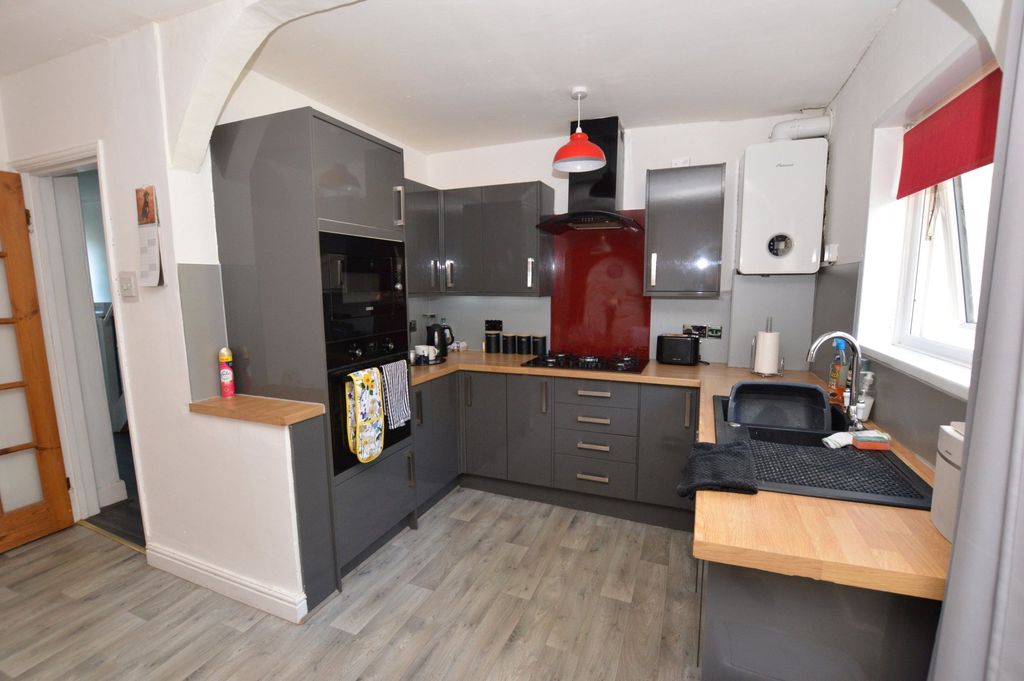 Property photo 1 of 16 1 - Kitchen/Diner